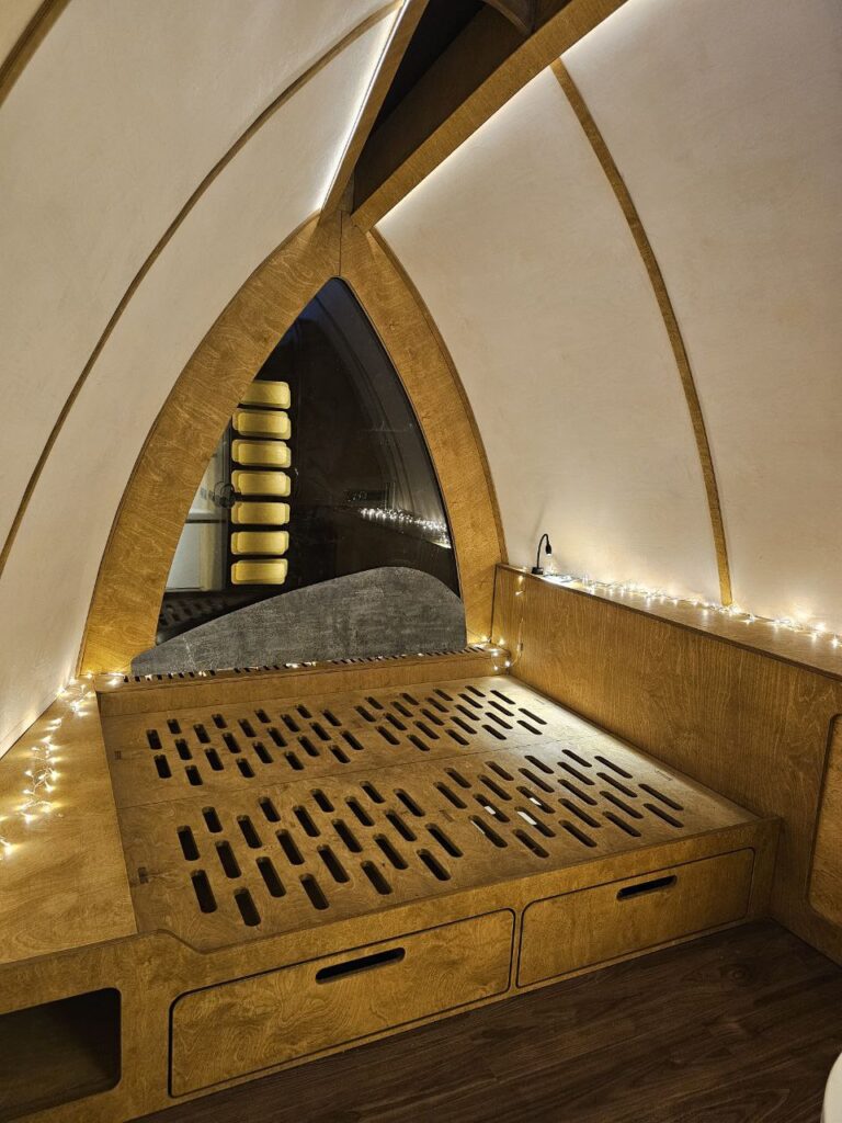HIZ lower sleeping platform with built-in drawers
